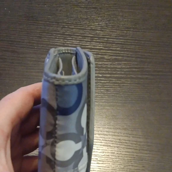 Coach Ashley Optic Art Gray and Navy Tri-Fold Compact Wallet EUC - Picture 13 of 13